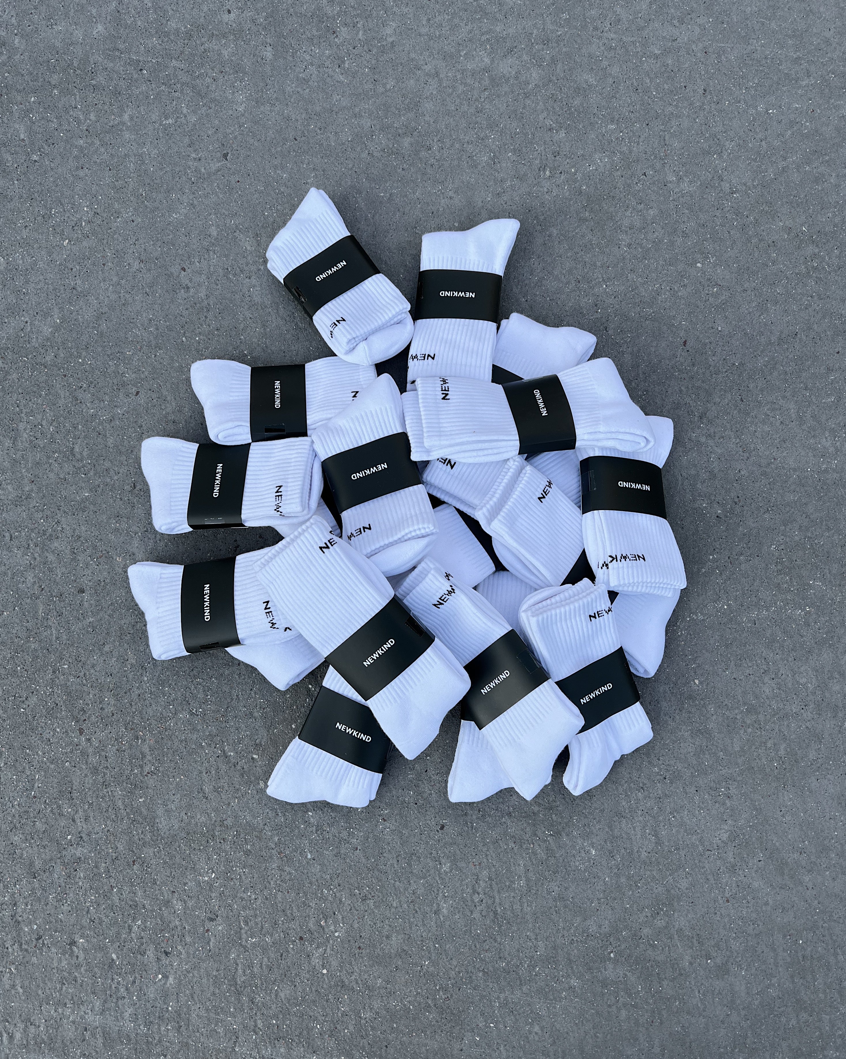 ESSENTIAL SOCKS - WHITE
