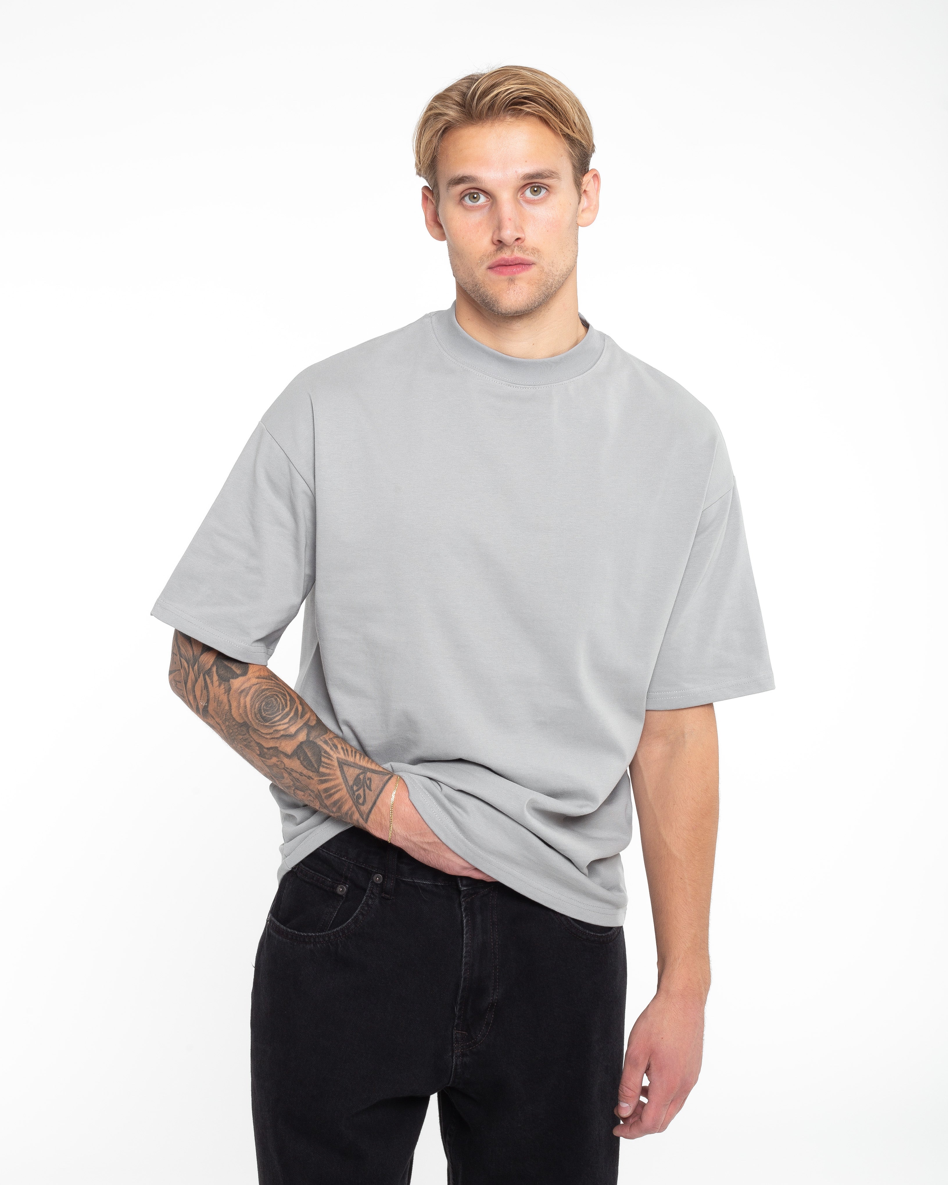 ESSENTIAL OVERSIZED T-SHIRT - GREY