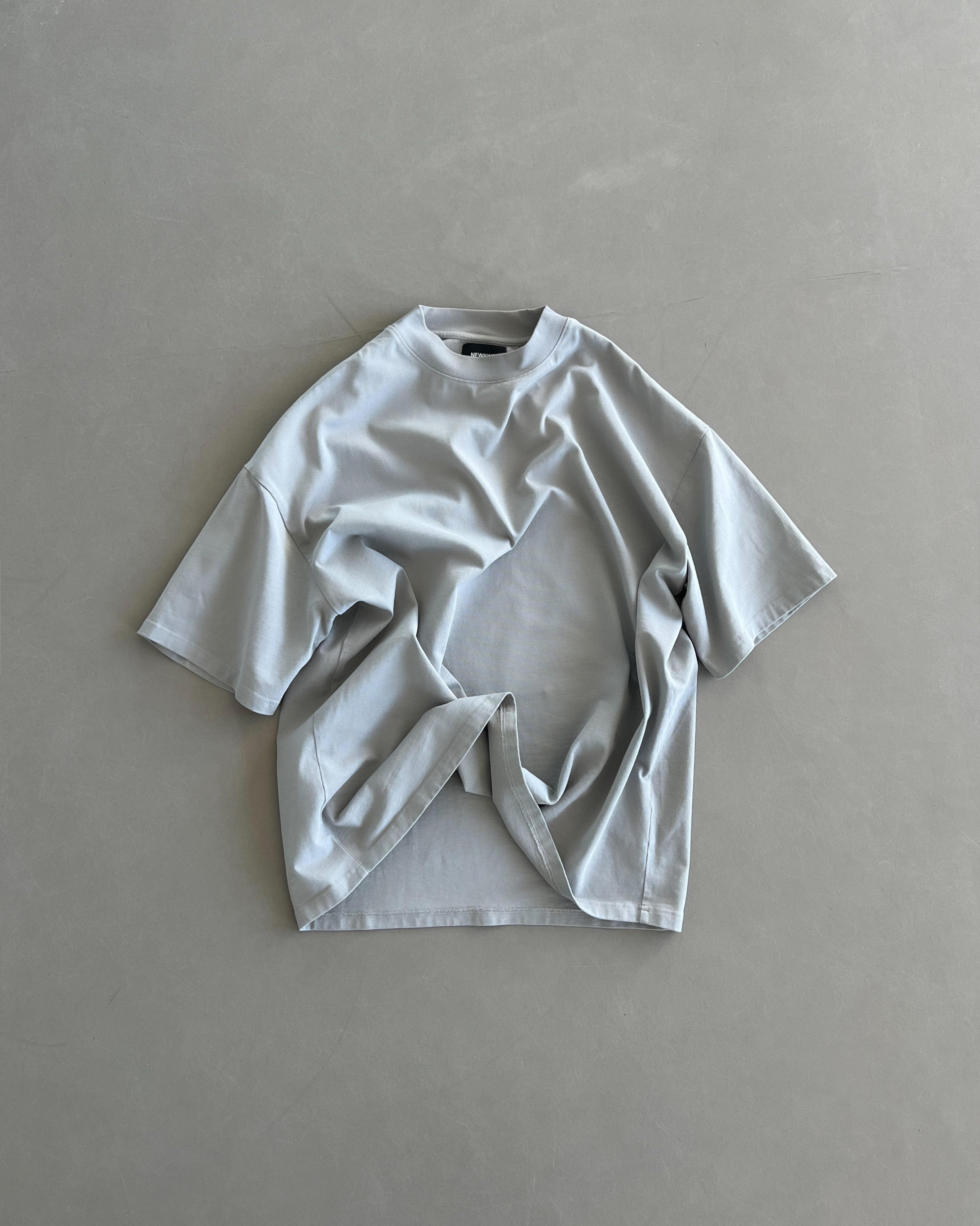 ESSENTIAL OVERSIZED T-SHIRT - GREY