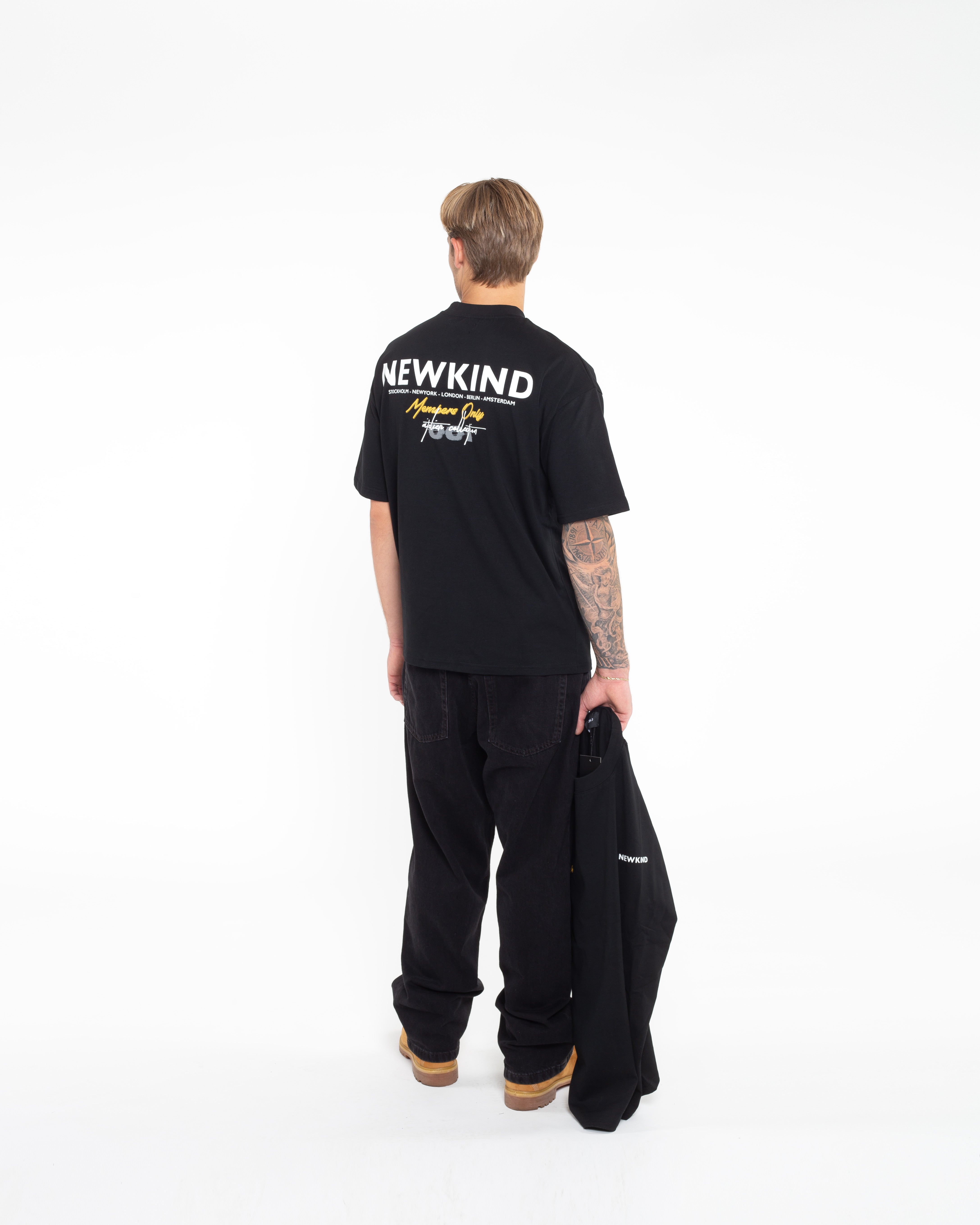 MEMBER'S ONLY T-SHIRT - BLACK