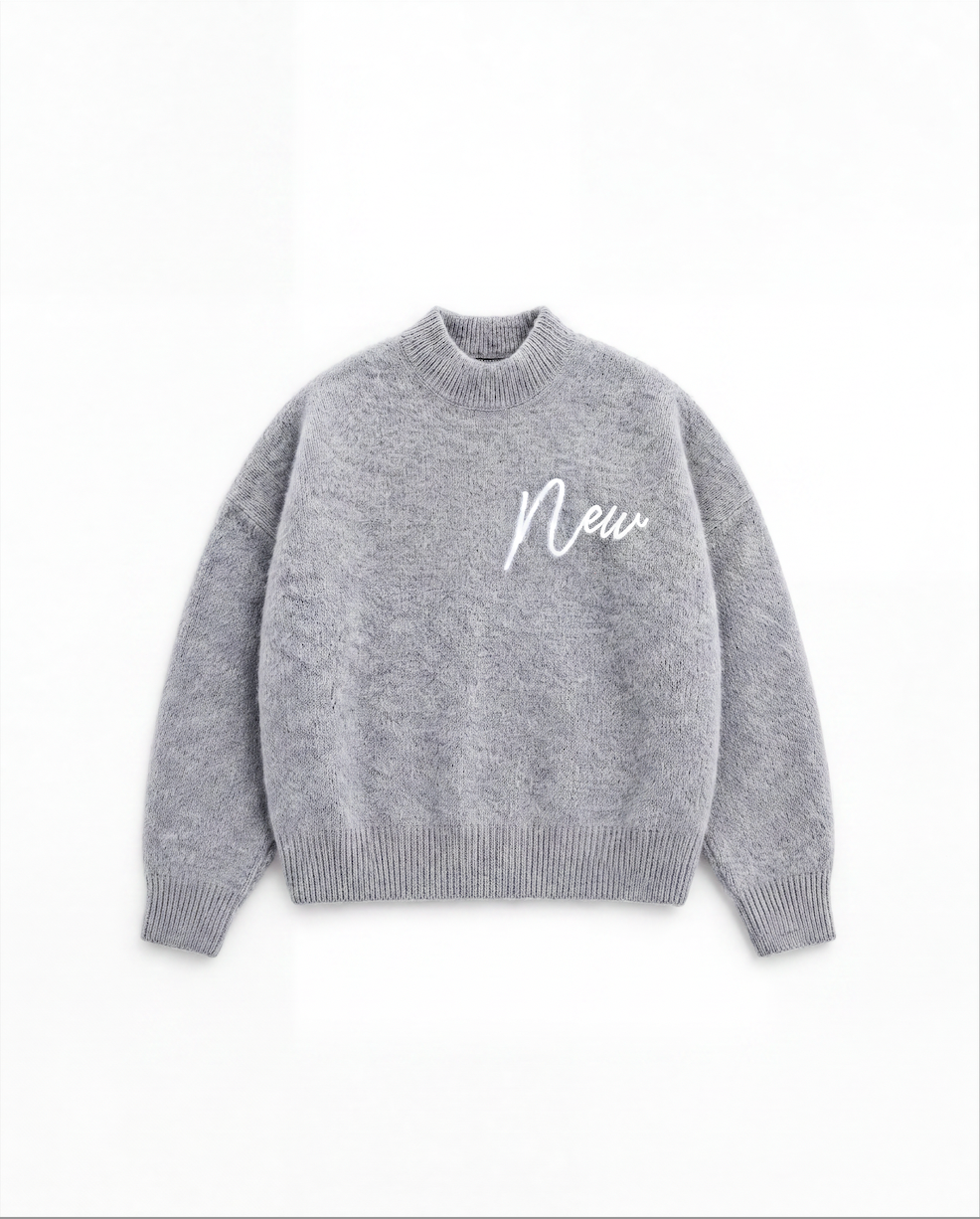 INITIAL COMFY SWEATER - GREY