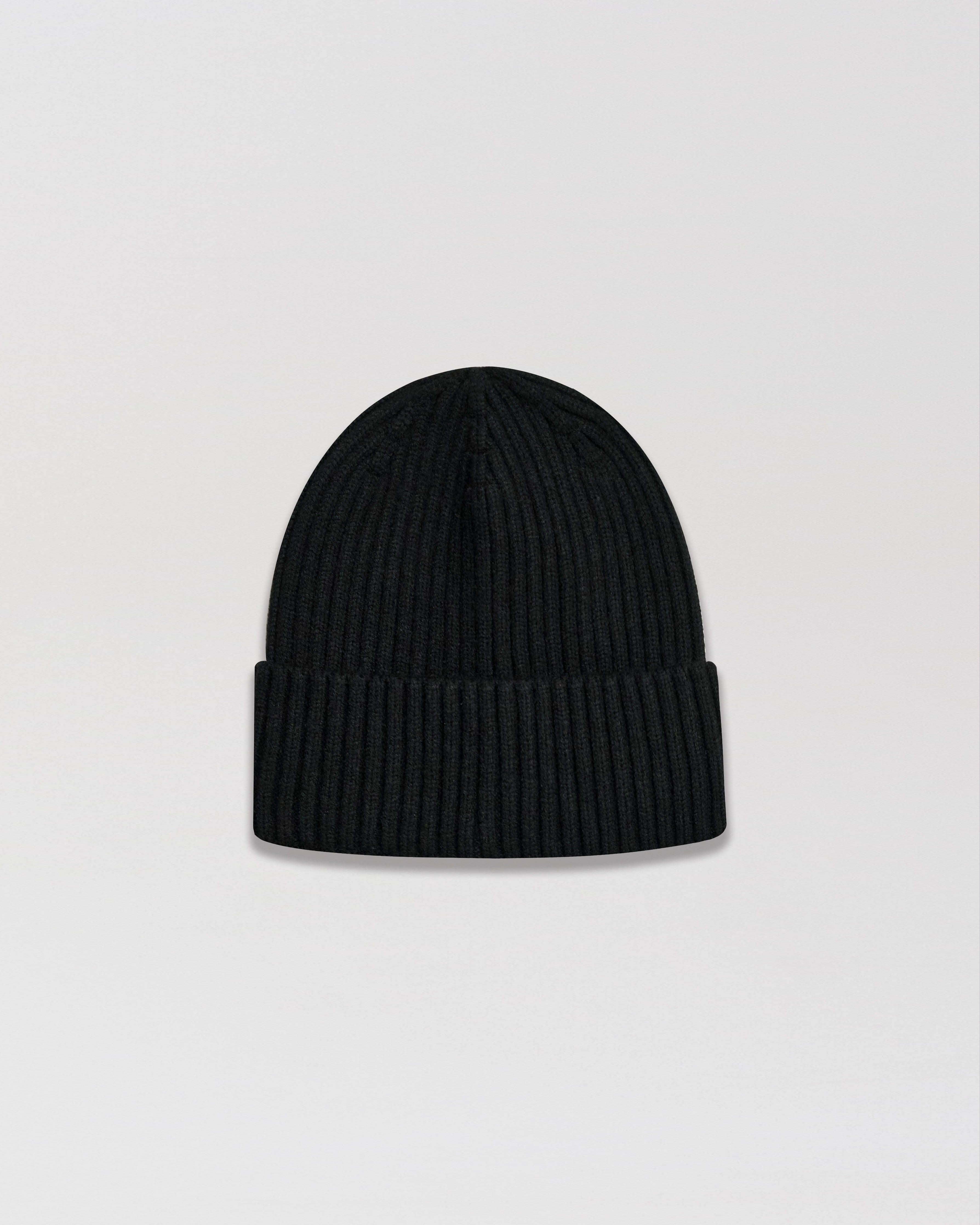 ESSENTIAL BEANIE - BLACK