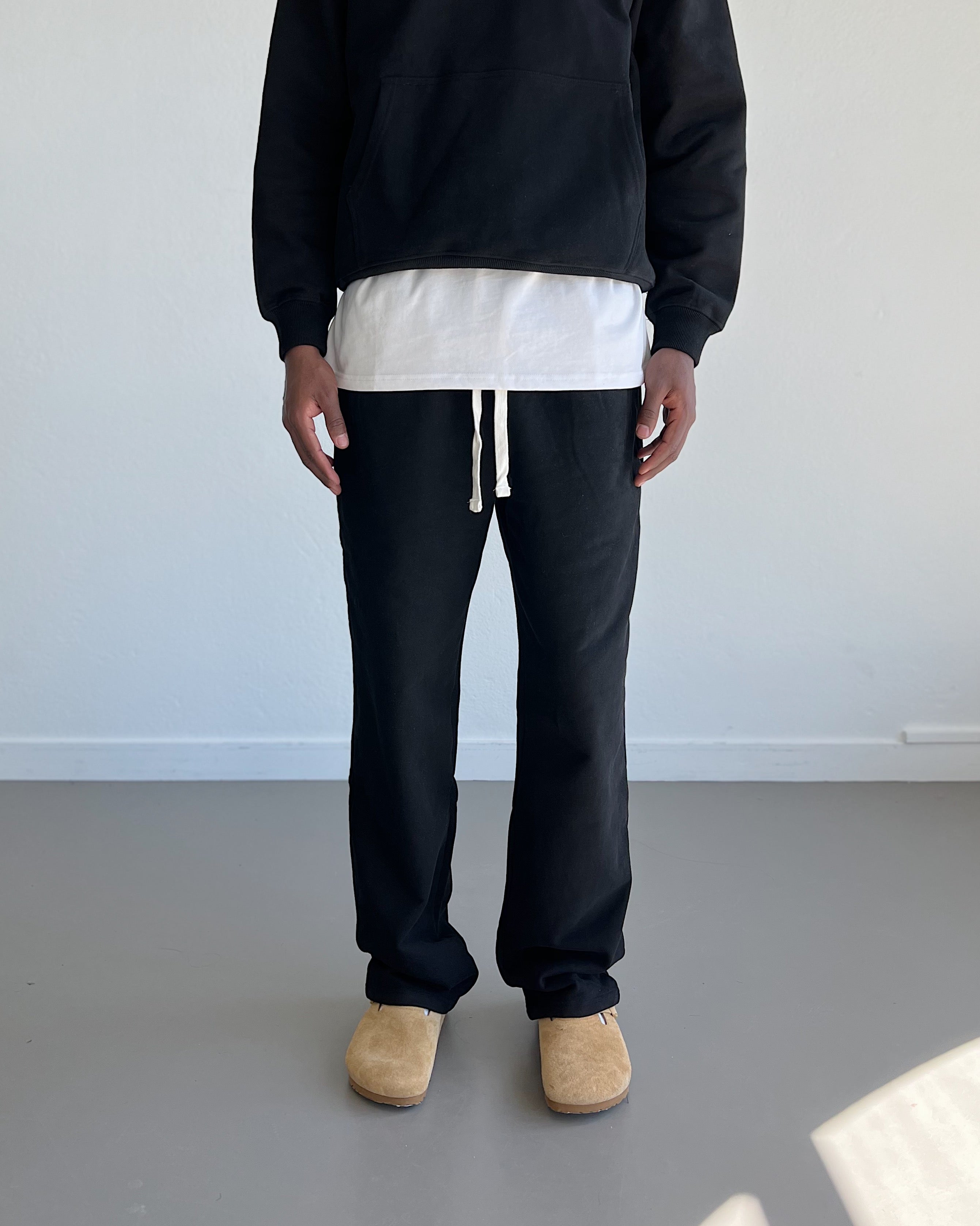 STUDIO SWEATPANTS - BLACK