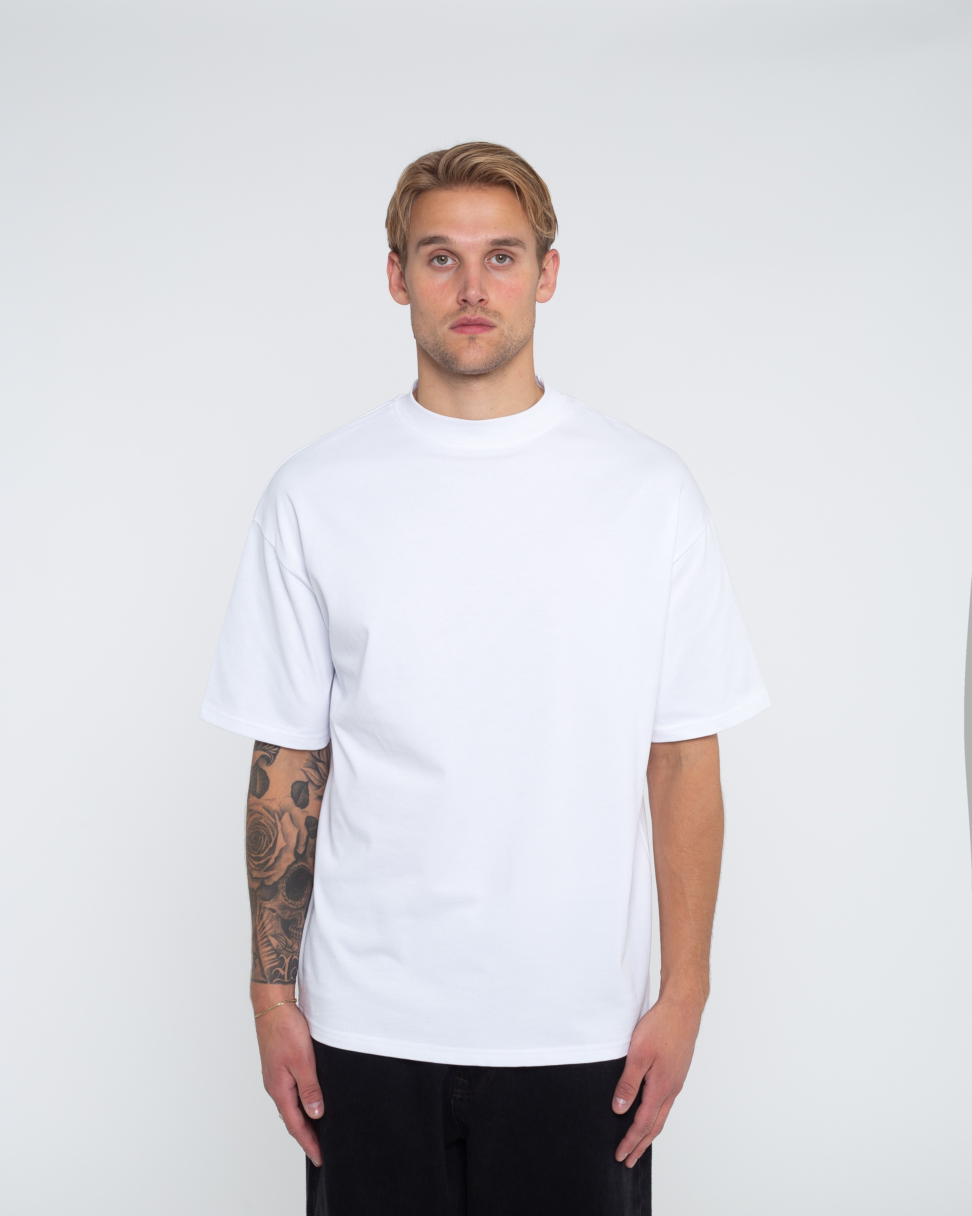 ESSENTIAL OVERSIZED T-SHIRT - WHITE