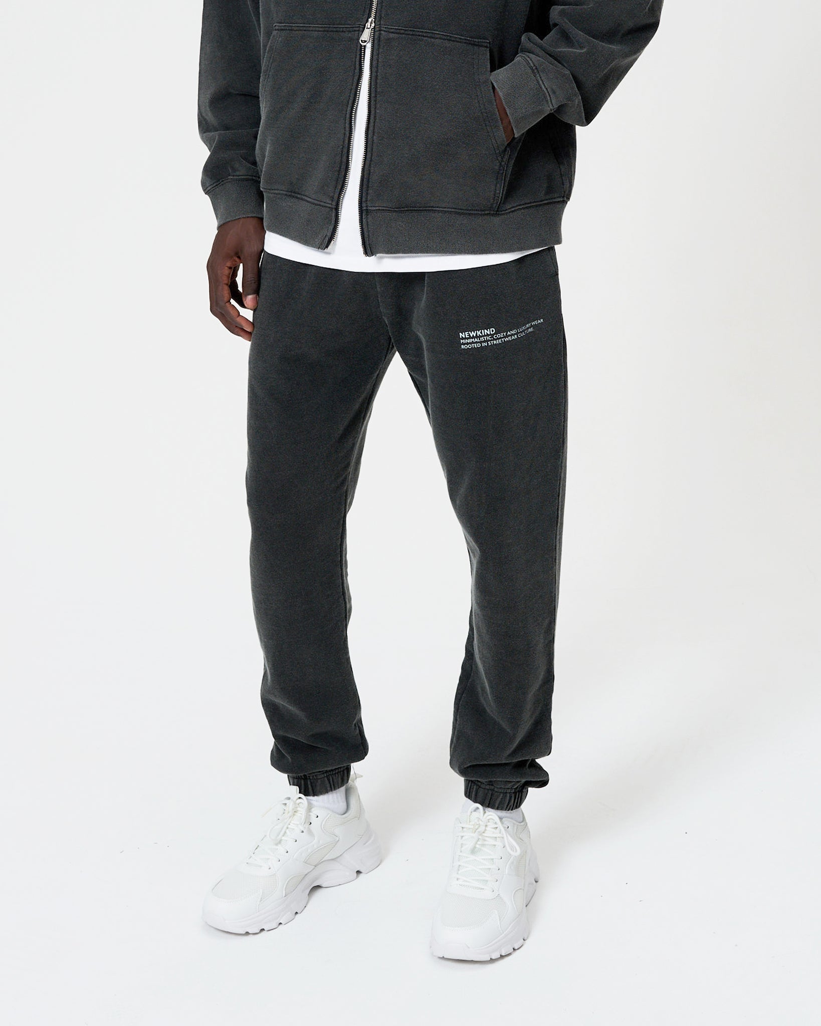 ESSENTIAL SWEATPANT - WASHED BLACK